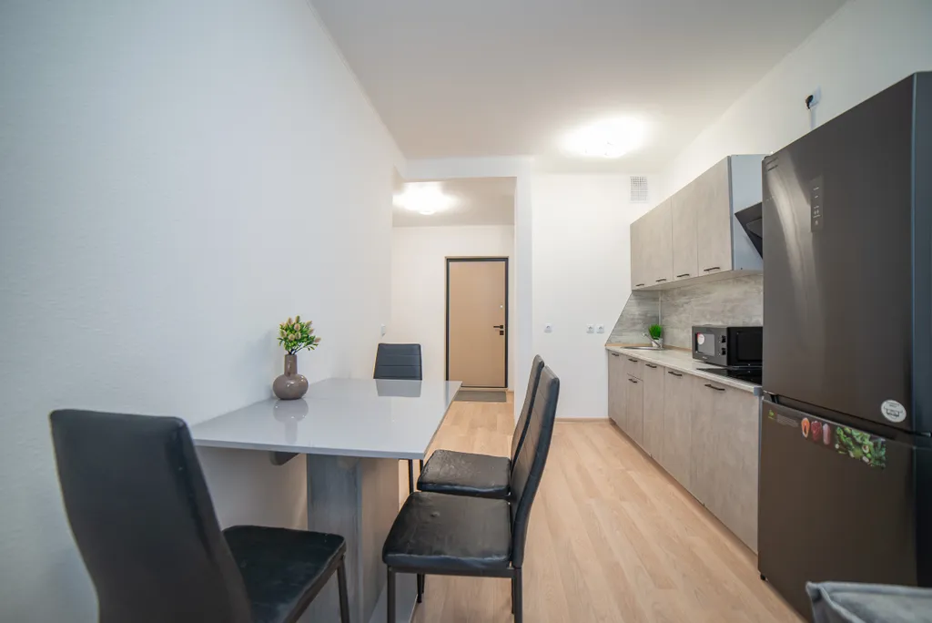 Квартира однокомнатная в Кировском, 44 м², Екатеринбург — кухня