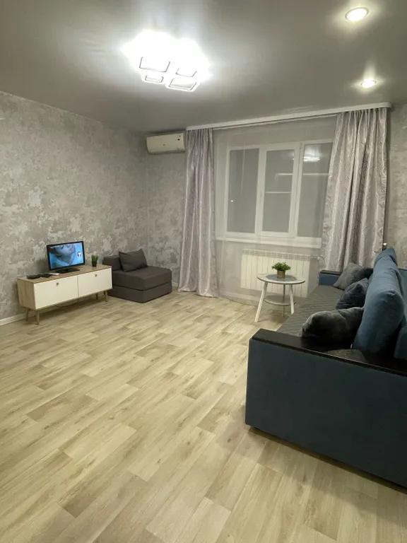 Квартира однокомнатная в Дзержинском, 38 м², Волгоград — спальня, фото 2