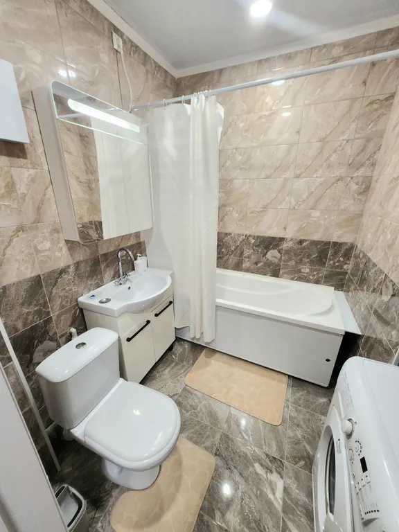 Квартира однокомнатная на бульваре Комарова, 40 м², Ростов-на-Дону — ванная комната