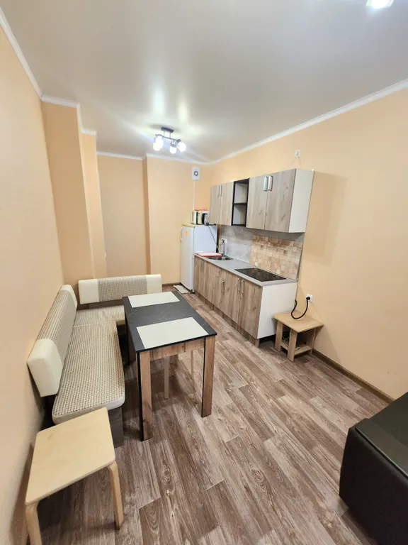 Квартира однокомнатная на бульваре Комарова, 40 м², Ростов-на-Дону — кухня