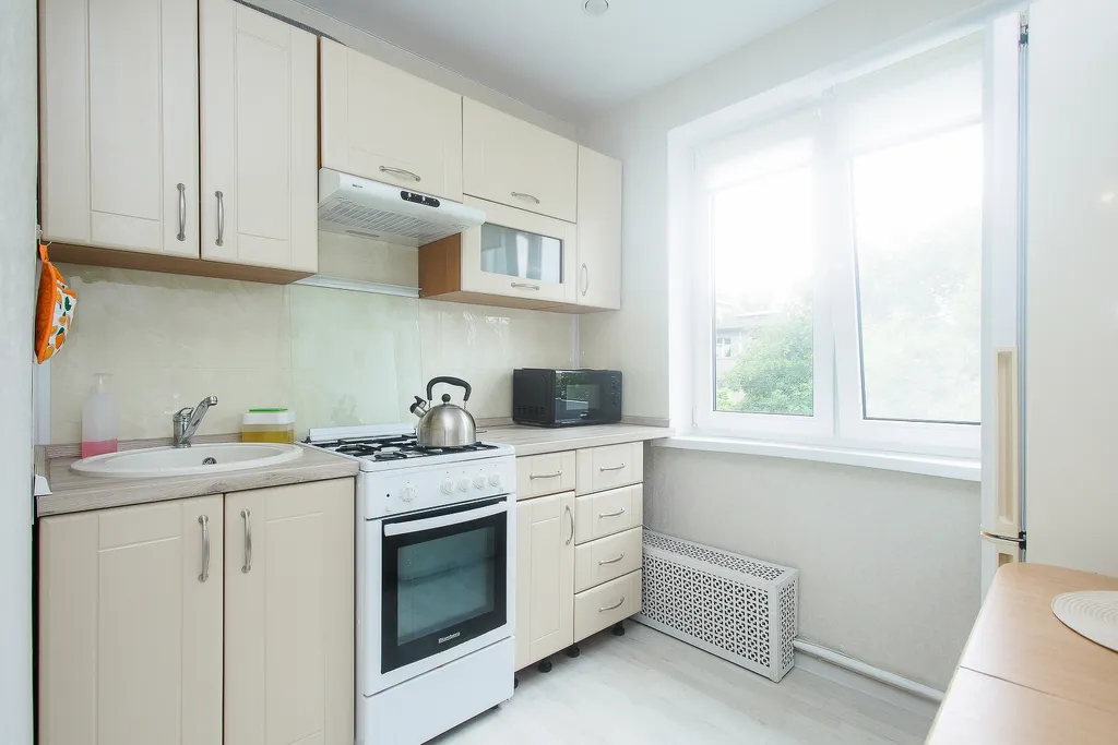 Квартира трёхкомнатная в Ленинградском, 60 м², Калининград — фото 9