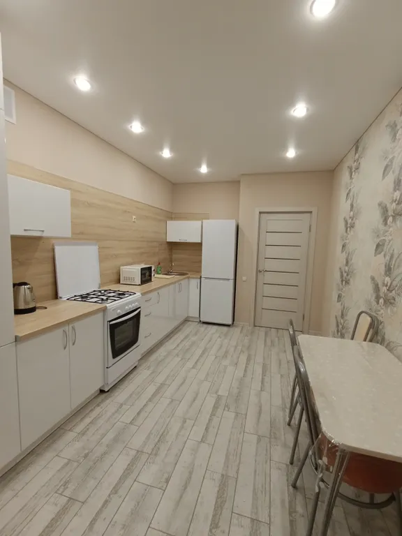 Квартира двухкомнатная на улице Молокозаводской, 60 м², Арзамас — кухня, фото 2
