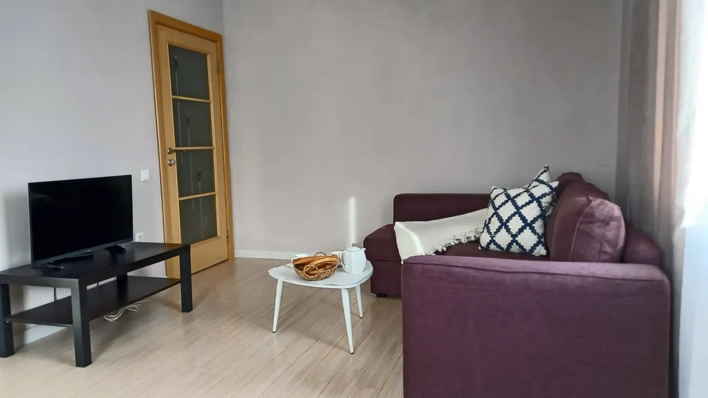 Квартира двухкомнатная на улице Садовой, 60 м², Ессентуки — спальня, фото 13