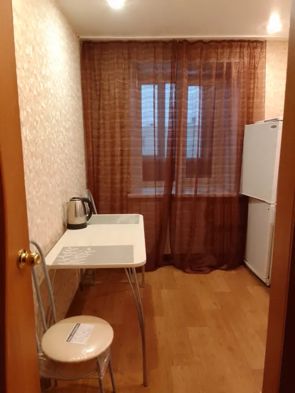Квартира трёхкомнатная на улице Курчатова, 60 м², Саров — кухня