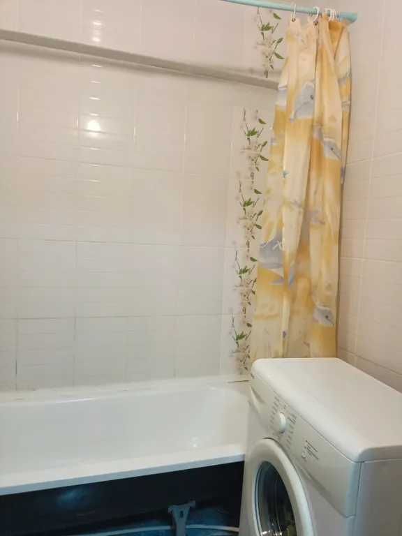 Квартира однокомнатная на улице Федора Гладкова, 45 м², Чебоксары — ванная комната