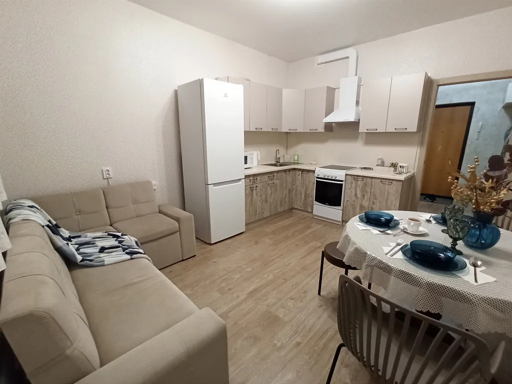 Квартира однокомнатная на улице Александра Покрышкина, 48 м², Краснодар — кухня, фото 2