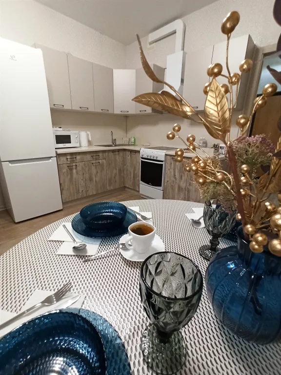 Квартира однокомнатная на улице Александра Покрышкина, 48 м², Краснодар — кухня, фото 6
