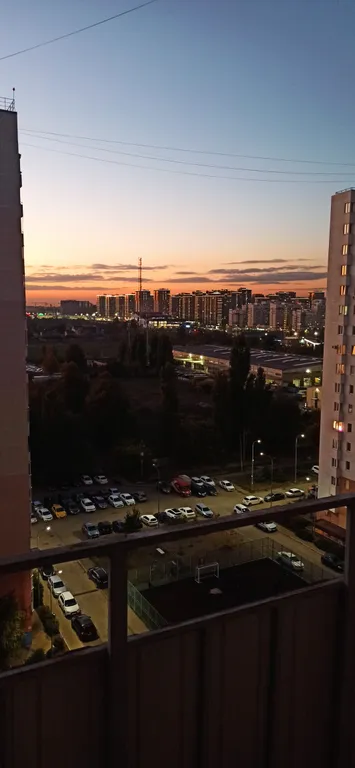 Квартира однокомнатная на улице Александра Покрышкина, 48 м², Краснодар — вид из окна