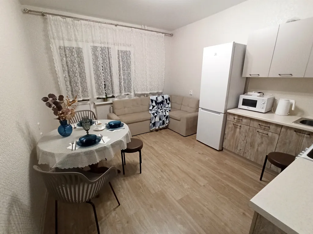 Квартира однокомнатная на улице Александра Покрышкина, 48 м², Краснодар — кухня
