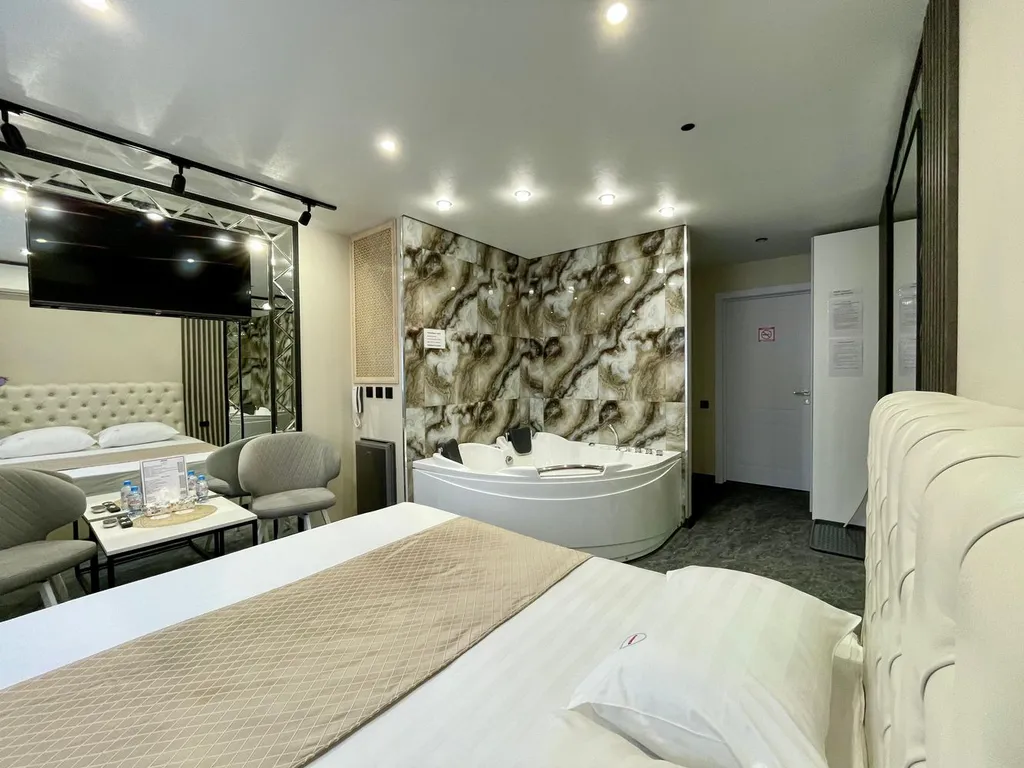 Двухместный номер с 1 кроватью Премиум АКВА с гидромассажной ванной