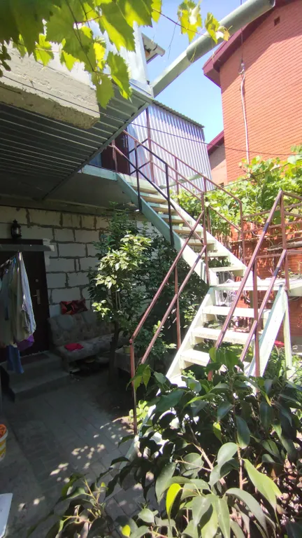 Студия однокомнатная на улице Греческой, 30 м², Таганрог — двор