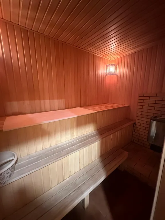 Коттедж 8-местный на территории КП Каникулы, 138 м², Боровое — фото 10