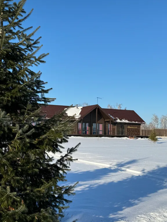 Коттедж 8-местный на территории КП Каникулы, 138 м², Боровое — двор
