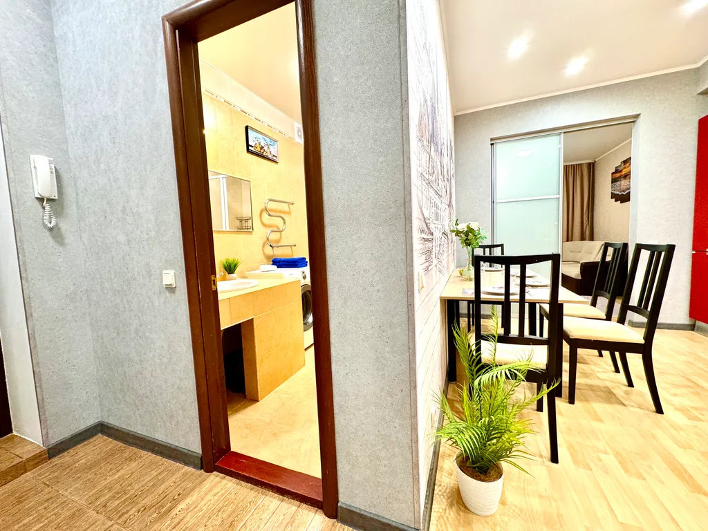 Квартира двухкомнатная в Советском, 60 м², Самара — фото 26