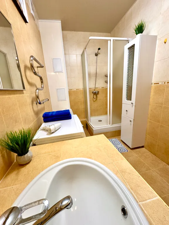Квартира двухкомнатная в Советском, 60 м², Самара — фото 28