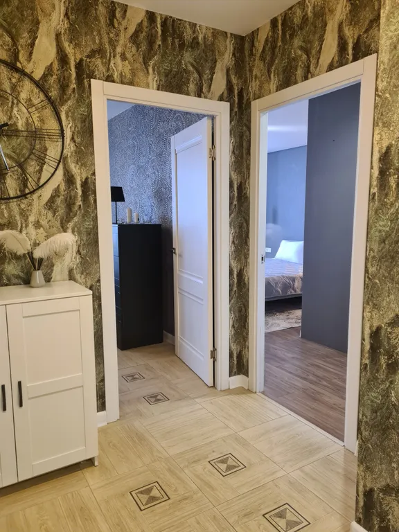 Квартира однокомнатная в Октябрьском, 47 м², Иркутск — спальня, фото 11