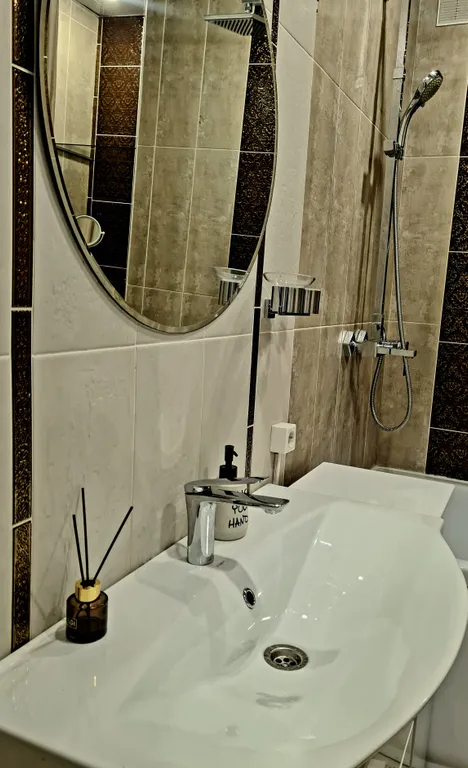 Квартира однокомнатная в Октябрьском, 47 м², Иркутск — ванная комната, фото 3