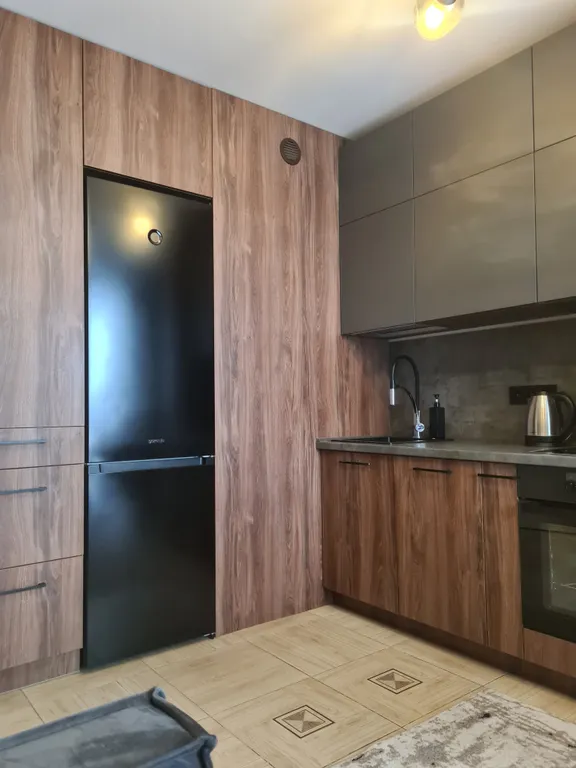 Квартира однокомнатная в Октябрьском, 47 м², Иркутск — кухня, фото 3