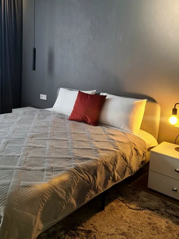 Квартира однокомнатная в Октябрьском, 47 м², Иркутск — спальня, фото 4