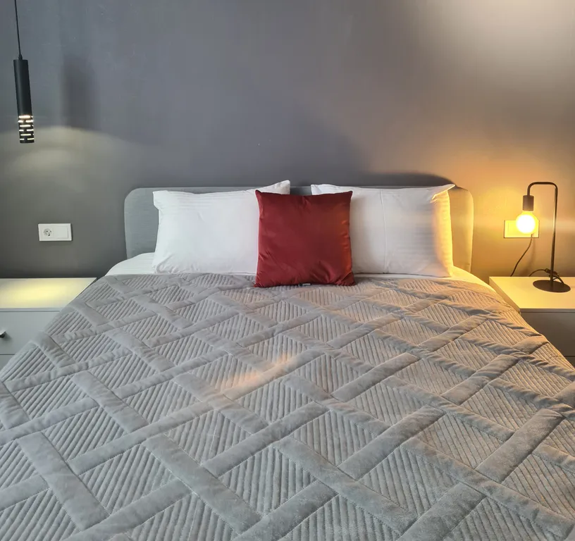 Квартира однокомнатная в Октябрьском, 47 м², Иркутск — спальня, фото 5