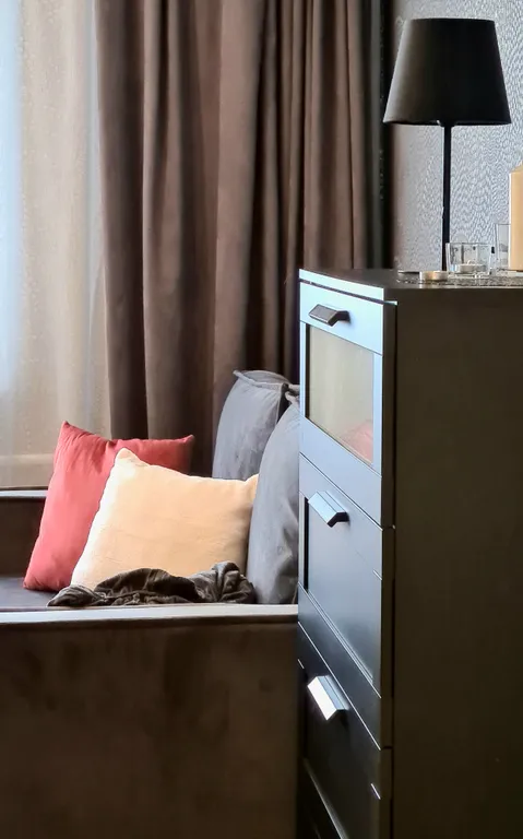 Квартира однокомнатная в Октябрьском, 47 м², Иркутск — спальня, фото 9