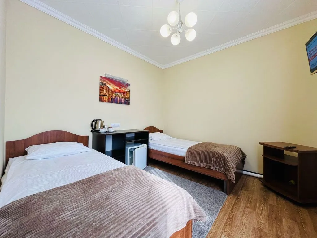 Двухместный номер с 2 отдельными кроватями Двухместный стандартный номер с раздельными односпальными кроватями