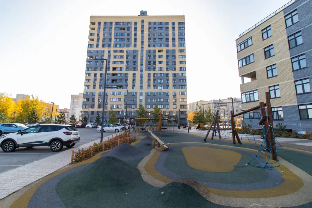 Квартира однокомнатная на улице Невской, 40 м², Тюмень — двор