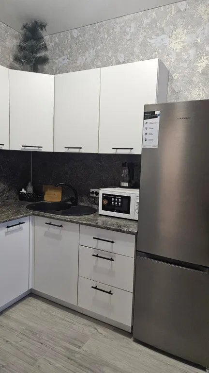 Квартира однокомнатная на улице Невской, 40 м², Тюмень — кухня, фото 2