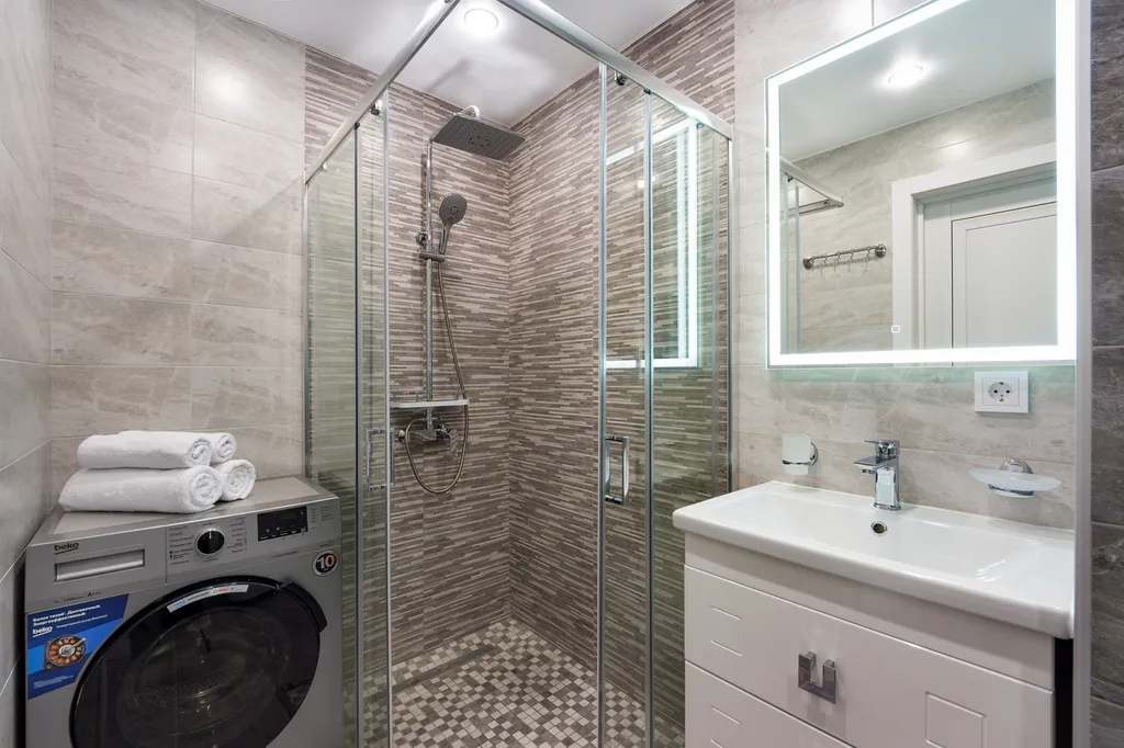 Квартира трёхкомнатная на улице Чайковского, 80 м², Кисловодск — ванная комната, фото 2