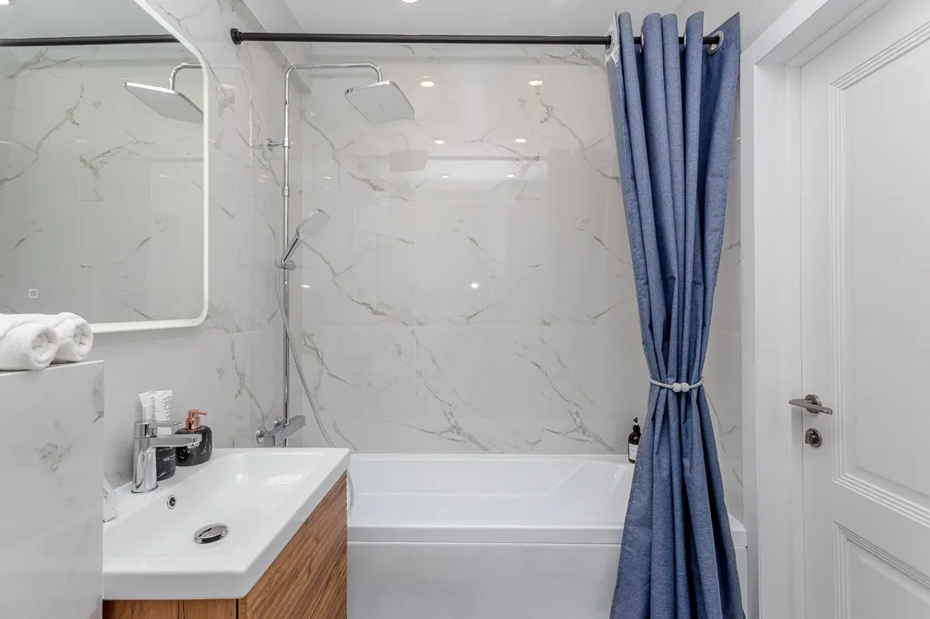 Квартира двухкомнатная в Ленинском, 50 м², Владивосток — ванная комната, фото 3