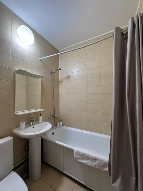 Квартира однокомнатная у Славы, в Купчино, 40 м², Санкт-Петербург — ванная комната, фото 2