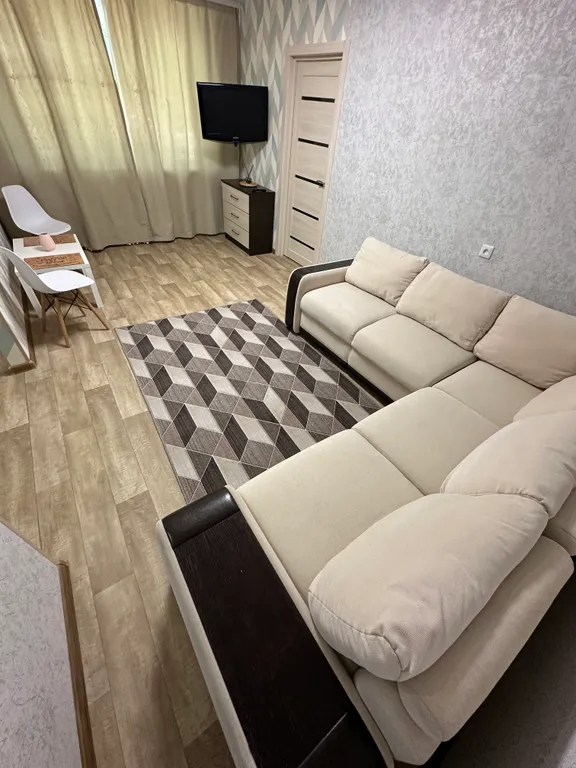 Квартира двухкомнатная на улице Металлистове, 43 м², Псков — спальня, фото 2