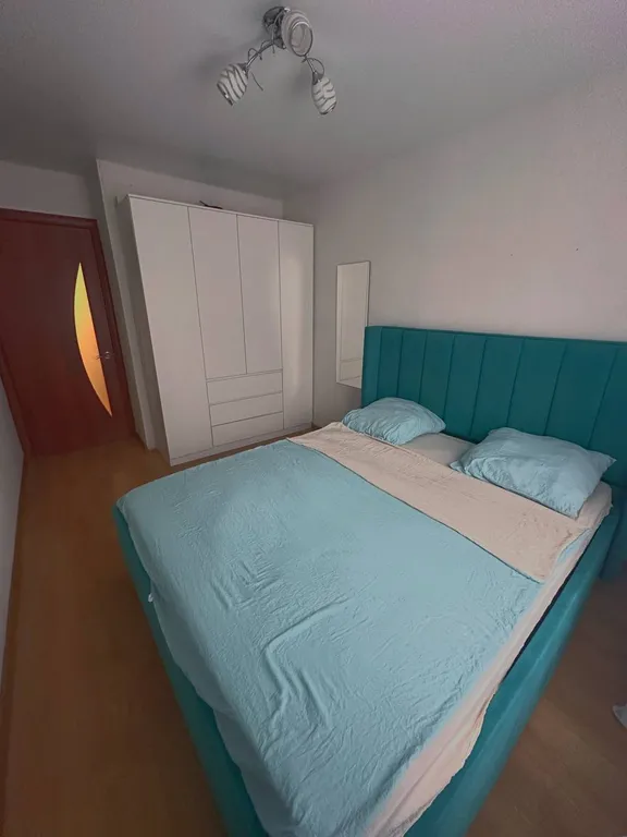 Квартира двухкомнатная в Верх-Исетском, 45 м², Екатеринбург — спальня, фото 4