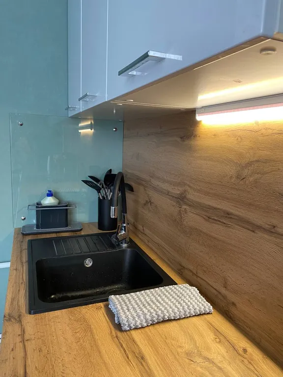 Квартира двухкомнатная на улице Туристической, 55 м², Геленджик — кухня