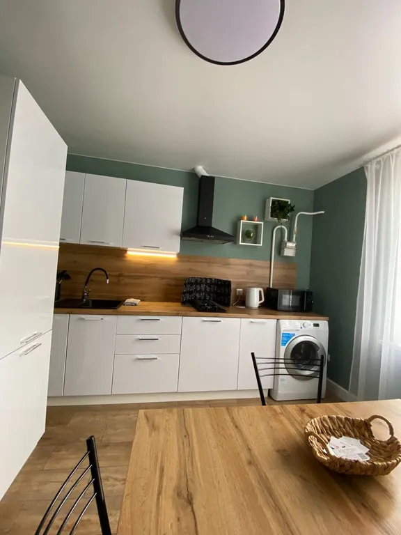 Квартира двухкомнатная на улице Туристической, 55 м², Геленджик — кухня, фото 2