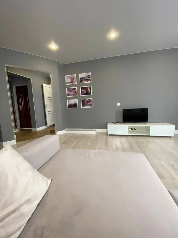 Квартира двухкомнатная на улице Туристической, 55 м², Геленджик — спальня, фото 6