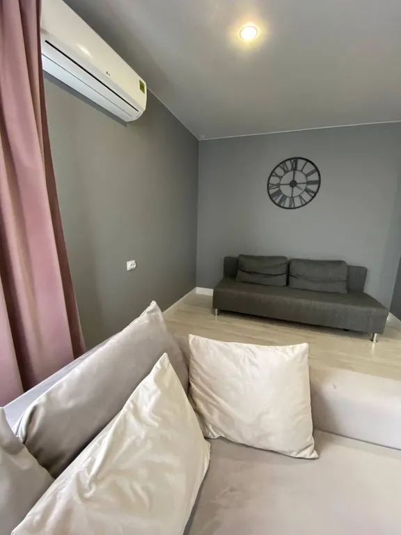 Квартира двухкомнатная на улице Туристической, 55 м², Геленджик — спальня, фото 4