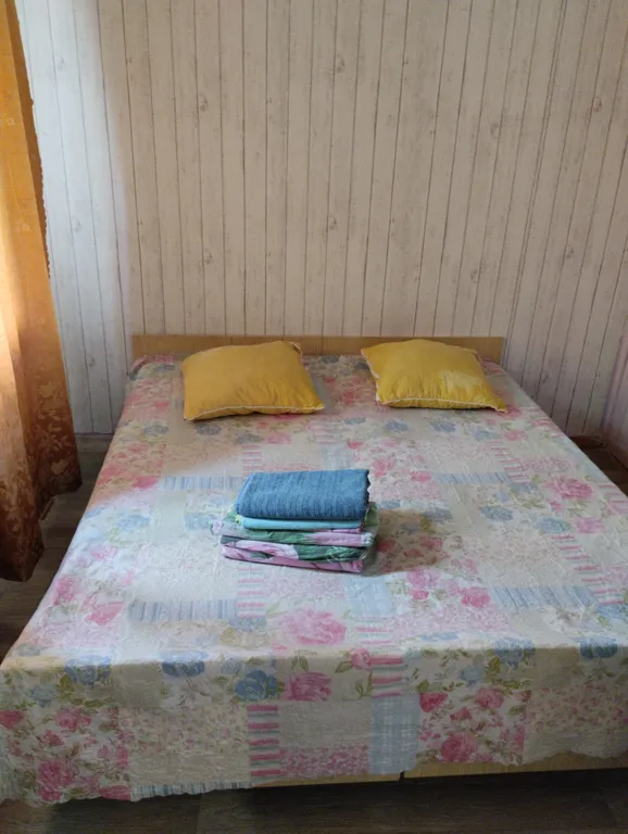 Квартира двухкомнатная в Дзержинском, 40 м², Волгоград — спальня, фото 2