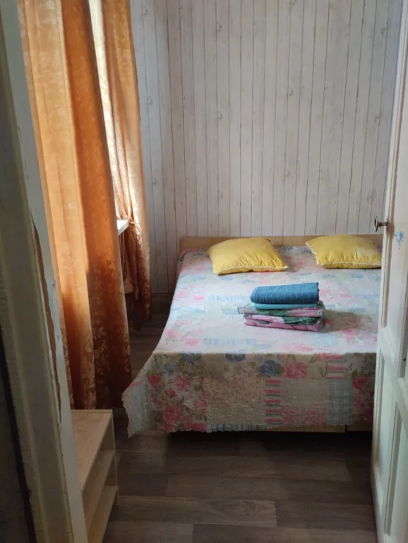 Квартира двухкомнатная в Дзержинском, 40 м², Волгоград — спальня, фото 3