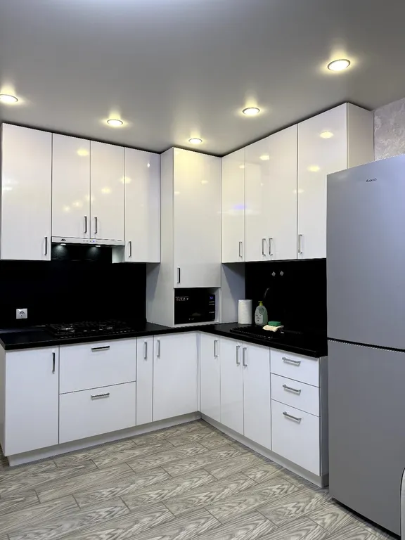 Квартира двухкомнатная на улице Брестской, 64 м², Рязань — кухня, фото 2