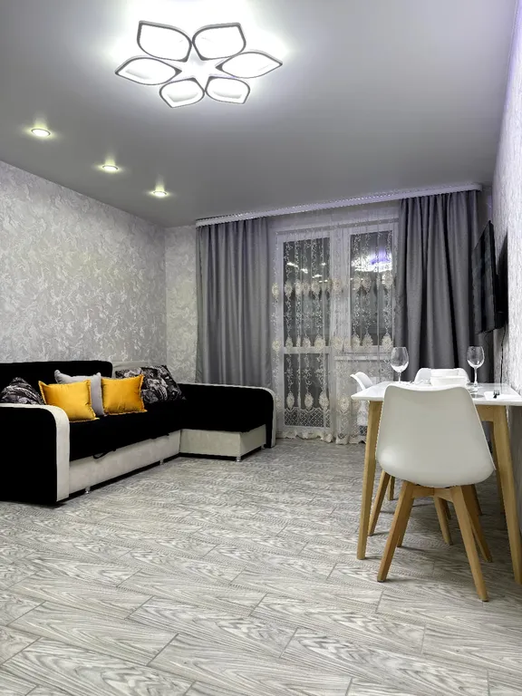Квартира двухкомнатная на улице Брестской, 64 м², Рязань — спальня, фото 2