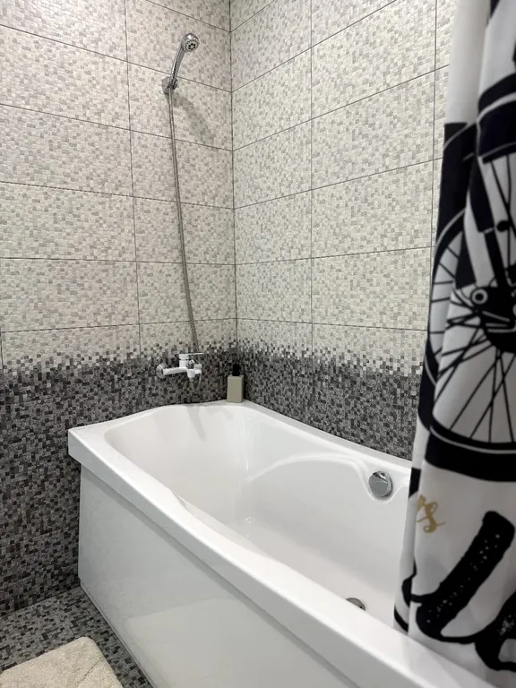 Квартира двухкомнатная на улице Брестской, 64 м², Рязань — ванная комната, фото 4