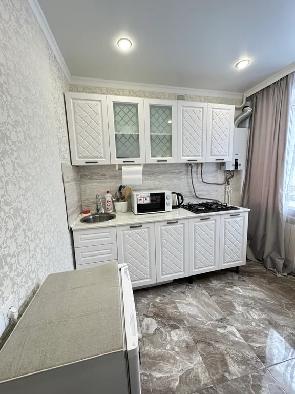 Квартира однокомнатная на улице Советской, 35 м², Минеральные Воды — кухня, фото 2