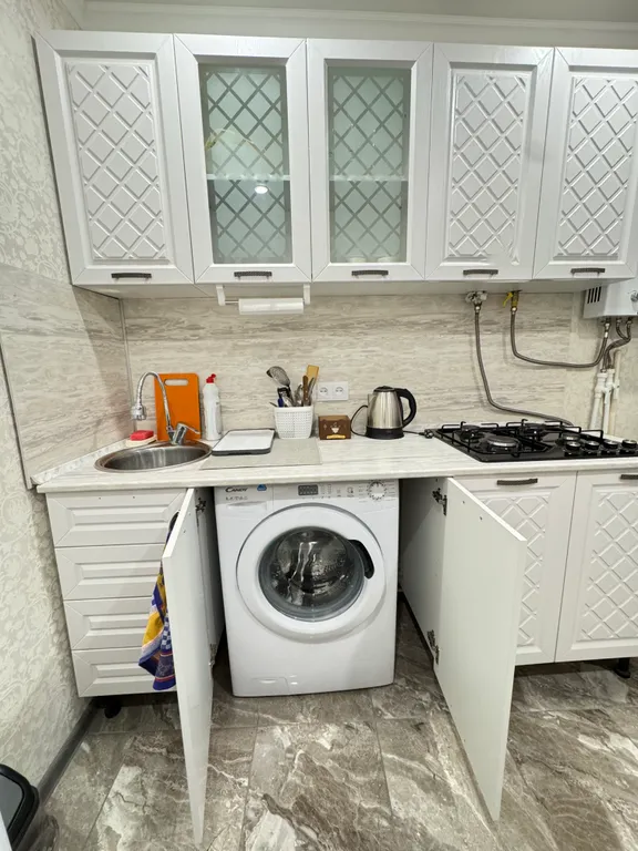 Квартира однокомнатная на улице Советской, 35 м², Минеральные Воды — кухня, фото 3