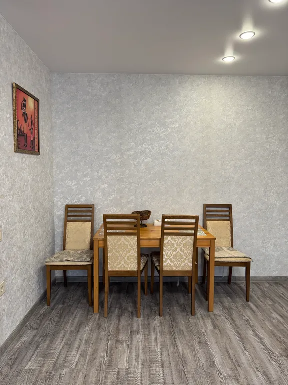 Квартира двухкомнатная у Гагаринской, в Железнодорожном, 58 м², Новосибирск — кухня, фото 5