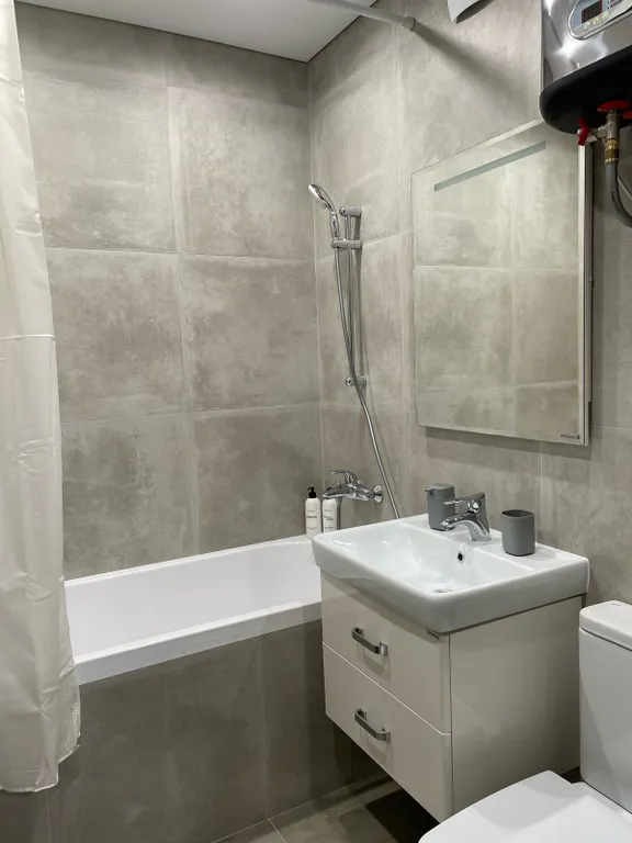 Квартира однокомнатная в Железнодорожном, 48 м², Самара — ванная комната, фото 3