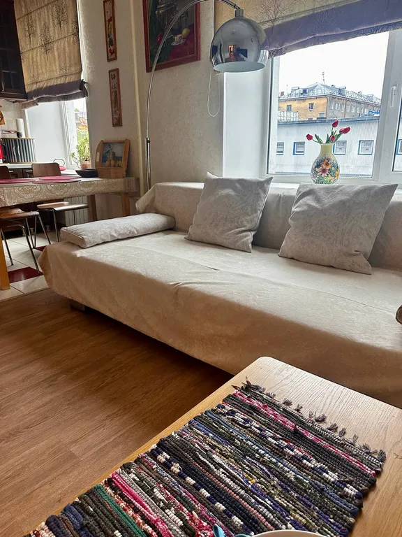 Квартира двухкомнатная на улице Октябрьской, 74 м², Мурманск — спальня, фото 4