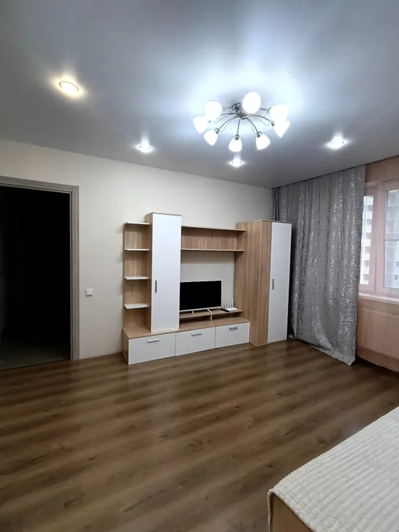 Квартира двухкомнатная на улице Радужной, 60 м², Чебоксары — фото 18