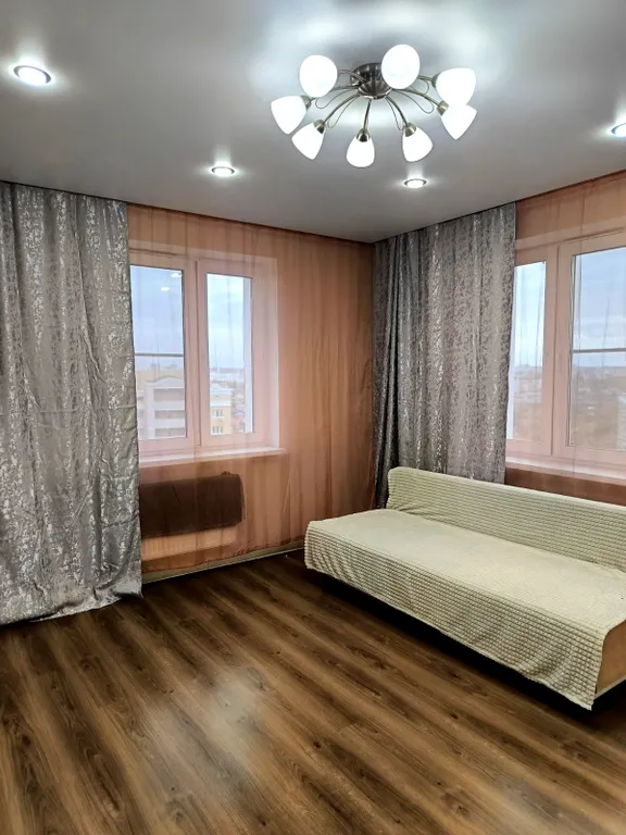 Квартира двухкомнатная на улице Радужной, 60 м², Чебоксары — фото 20