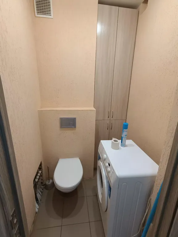 Квартира двухкомнатная на улице Радужной, 60 м², Чебоксары — ванная комната, фото 5